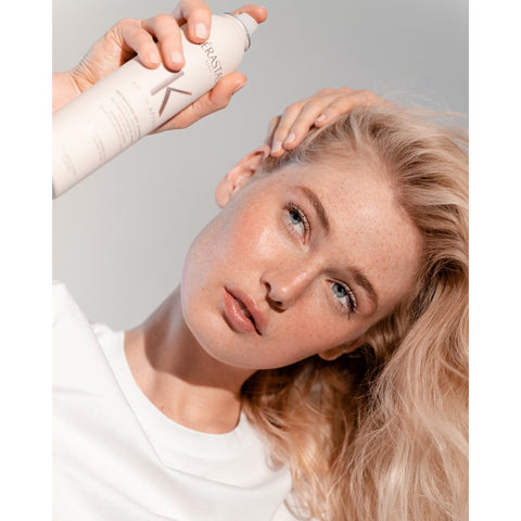 Kérastase Fresh Affair dry shampoo 150g bottle with white and silver packaging, designed for refreshing hair without water.
